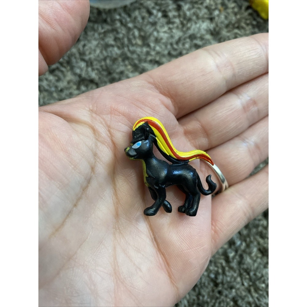 Pokemon 2000s Mini Vinyl RL Gumball‎ Miniature Size Pyroar Female Action Figure